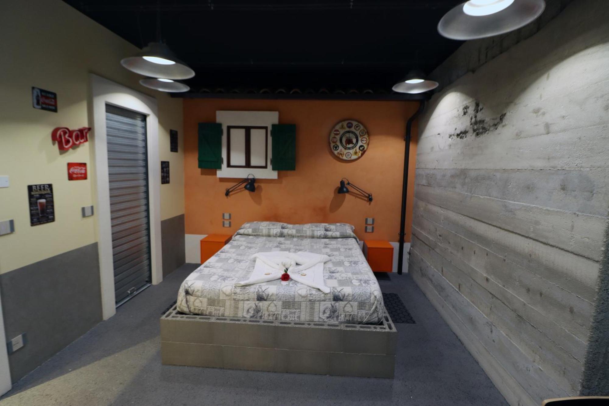 Thematic Rooms - Athema Atmosphere Триест Экстерьер фото
