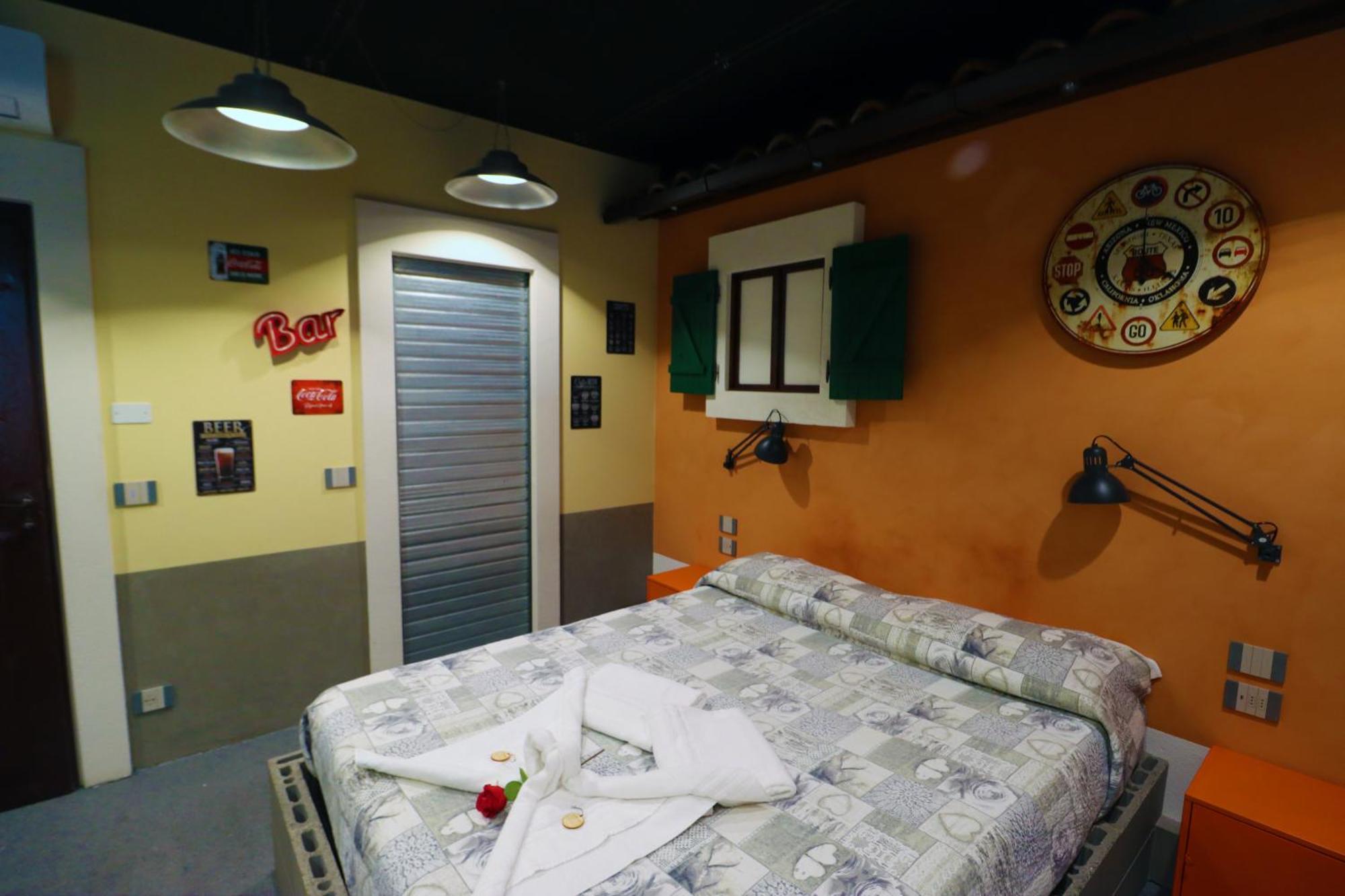 Thematic Rooms - Athema Atmosphere Триест Экстерьер фото