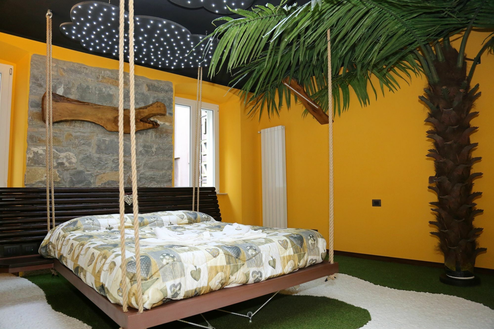 Thematic Rooms - Athema Atmosphere Триест Экстерьер фото